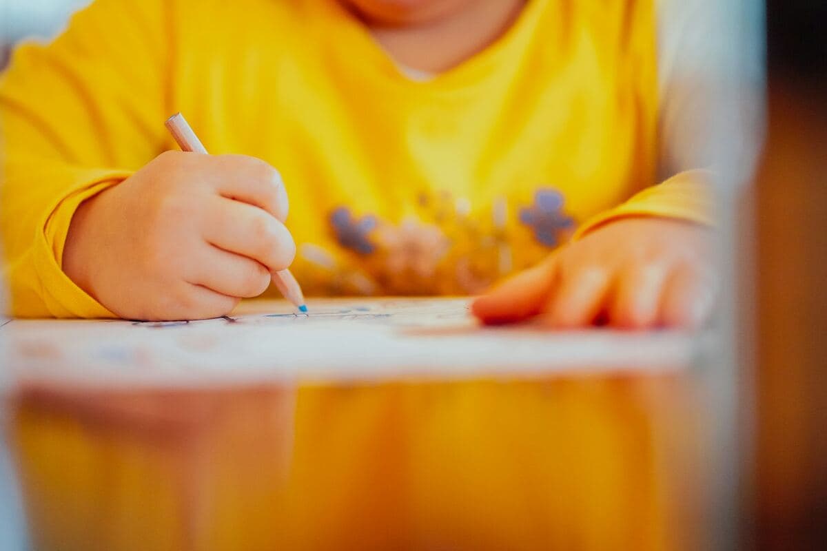 How to Teach Kids to Write Letters: From Lines to Freehand